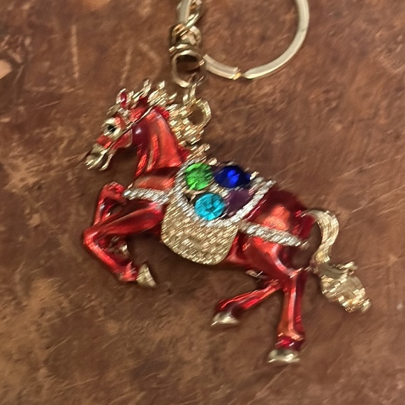 NWT Boutique 🐴 Giddy-Up Red Horse Keychain - Picture 3 of 8